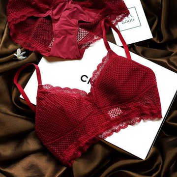 歐美新U型露背性感蕾絲法式三角杯顯胸小內衣薄款文胸套裝無鋼圈