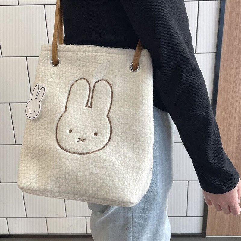 みい ②ポーチ、トートバック、スマホポーチ うさぎの年話題！！】ミッフィー miffy トートバッグ
