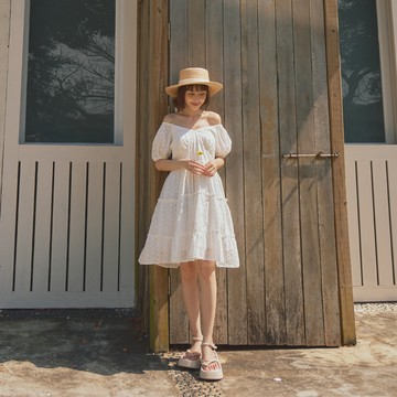 柏心聯名-一字領緹花設計短洋裝 S/M