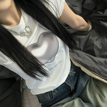 B83 CU🇰🇷現貨🖤科技未來感🖤金屬愛心 休閒百搭短袖T恤上衣 短版上衣 大學T