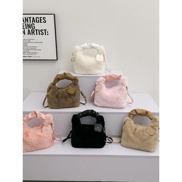 冬季必備🎀仙女毛絨包手提包女時尚單肩斜挎包秋冬毛毛包百搭網紅包吊牌包 通勤百搭外出毛絨手提包 毛毛包 仿兔毛絨托特包女