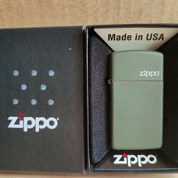 【現貨附發票】美國 Zippo 打火機 正品 Green Matte 軍綠色烤漆 (型號.1627ZL)