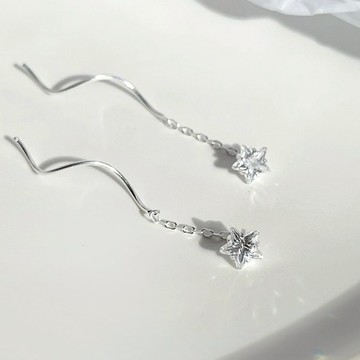 小盟奇商行.現貨出清💖925純銀星星鋯石耳線💖整體純銀 純銀耳環 耳環女 流蘇耳環 銀耳釘 銀耳針 防過敏，ER116