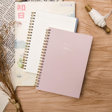 conifer 綠的事務 仙蹤特調系列 橫線筆記 25K A5 15.2x21.1cm 美術紙封面 100P無酸紙 128頁  莓果甜冰 粉色  1本