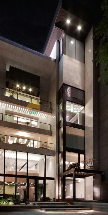 新竹縣竹北市光明六路家樂福商圈精華店面｜新竹縣竹北市光明六路