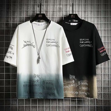 嘻哈街頭潮牌漸變男生短袖T恤 日系字母寬鬆T恤男學生五分袖假兩件長版上衣 漸變印花五分袖T恤（WL697）【壹號站】