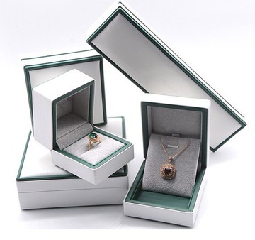 戒指盒白色綠邊PU皮香奈耳釘耳環盒首飾盒包裝盒項鏈盒禮品盒新款