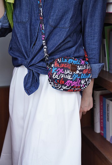 【日常包推薦】VOVAROVA 防潑水雙層蛋形斜背包小物包 - 時尚塗鴉