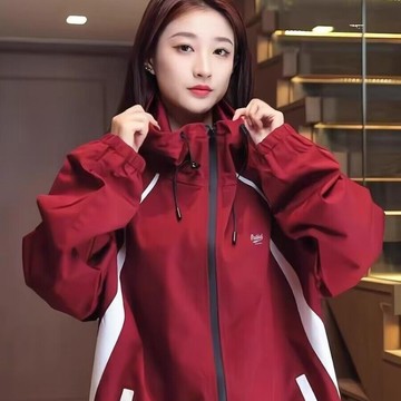 【台灣出貨】美式復古情侶戶外衝鋒衣 2025春秋新款潮牌登山夾克 機能外套 運動外套女 登山外套 衝鋒衣 連帽外套 防水