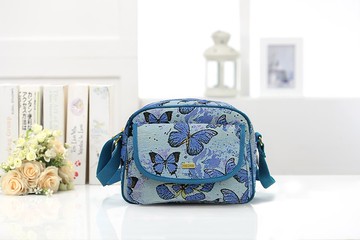 斜背包 蘋果 / 防潑水 平織緹花 紫戀蝶