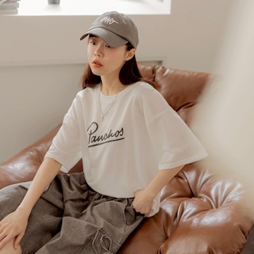 OB嚴選中大尺碼-發泡字母印花寬鬆短袖上衣《AB20285》