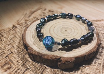 【琉璃珠系列】銀箔夜光孔藍琉璃黑珍珠手鍊