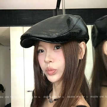 double i i 日系顯臉小PU皮質百搭前進帽子女秋冬季韓版貝雷帽