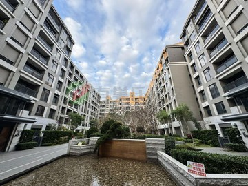 金仲宗銘推薦＞＞東大HOLA一樓露臺大三房車位｜新竹市北區東大路三段