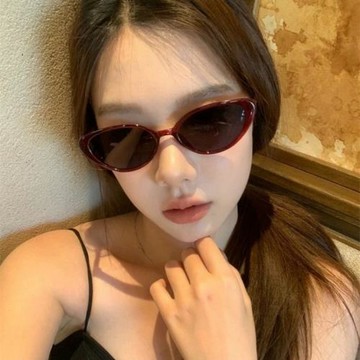 三角貓眼偏光墨鏡女辣妹風TR90框架超輕小臉街拍時尚遮陽太陽鏡潮