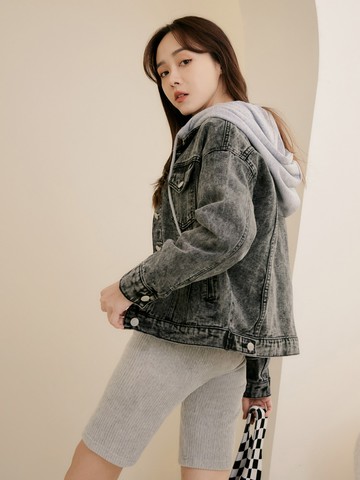 率性短版異材質拼接牛仔連帽外套