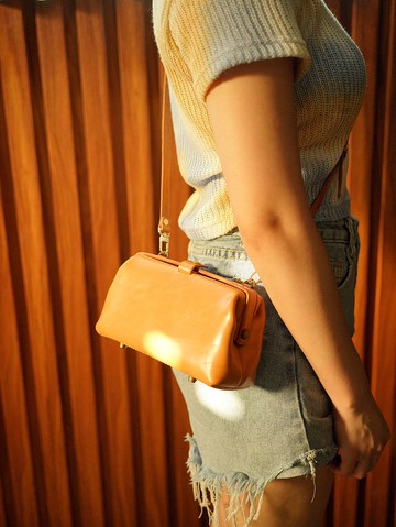 MOOS 單肩 MINI 醫生包 16:9  size 20 X 11 X 7 cm size:M