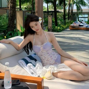 2025新款性感純欲吊帶碎花度假風海邊設計感可愛少女紫色香香泳衣