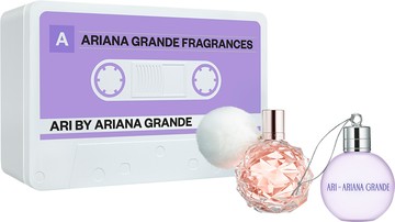 Ariana Grande Ari Eau de Parfum Spray 30ml Gift Set