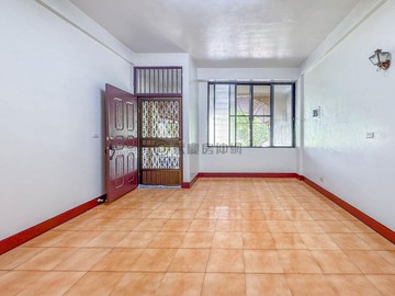 面小港森林公園首排~~屋況良好美車墅｜高雄市小港區松金街