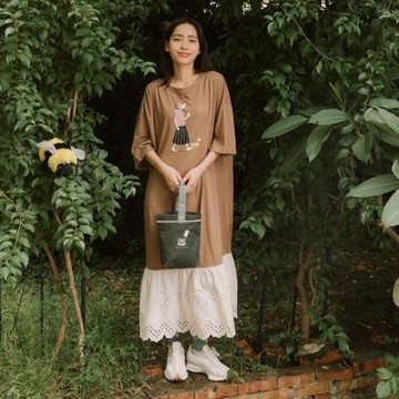 【Dailo】遛狗女孩拼接長洋裝 駝 灰
