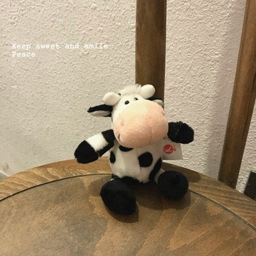 小奶牛毛絨包包掛件 可愛公仔掛飾 ins毛絨鑰匙圈 情侶包包吊飾 創意鑰匙扣 ins風掛鏈 相機ccd裝飾品 禮物