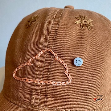 手工刺繡軟頂棒球帽 (焦糖色)