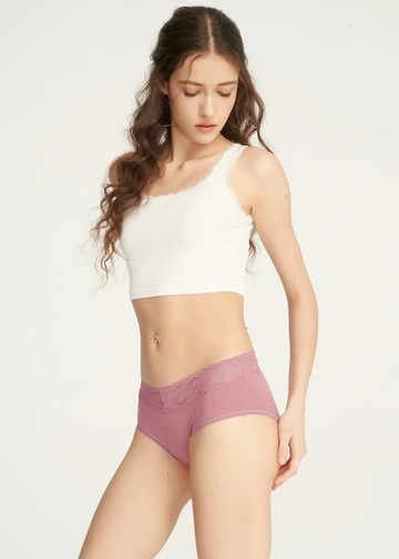 XXL 抗菌系列．窄版V蕾絲高腰三角內褲(蜜膚粉)