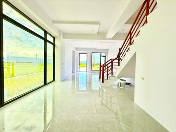 壯圍交流道5套房明亮設計農舍~綠意田園風光~喻婍霖｜宜蘭縣壯圍鄉中興一路