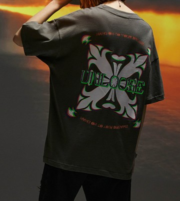 FINDSENSE X 2023 街頭時尚潮流 男士 寬鬆 迷幻十字花圖案 半袖短T  特色短T 學生T