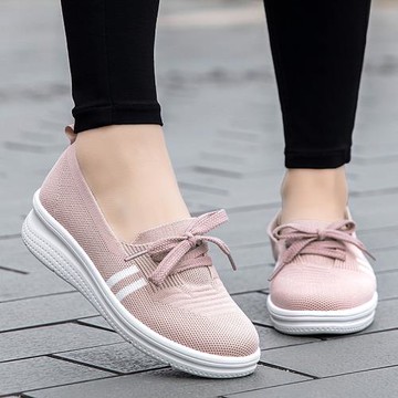 大碼休閑鞋女夏季淺口一腳蹬媽媽鞋輕便舒適中老年旅游百搭散步鞋