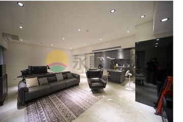 美術館國王傳奇|現代靜謐奢居3+1房平車｜高雄市鼓山區美術北五街