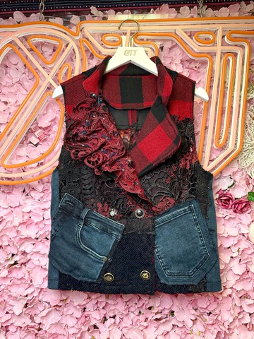 OTT獨一無二•Unique日系有型黑紅格仔撞重工洗水牛仔外套