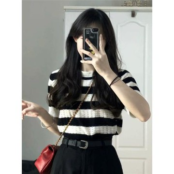高級感黑白條紋冰絲針織衫短袖t恤女夏季正肩獨特別致短款上衣服