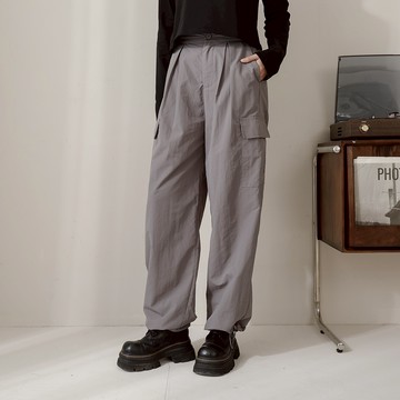 QUEENSHOP_ S 女裝 打褶造型抽繩工裝長褲 三色售 S/M 現+預 【04101892】