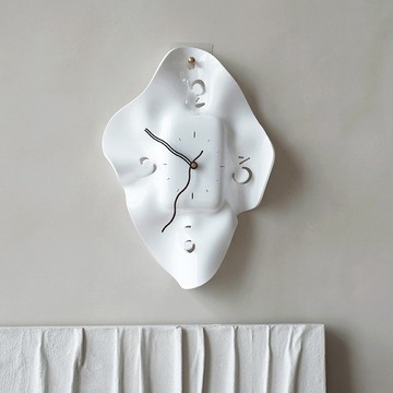 白色褶皺異形掛鐘