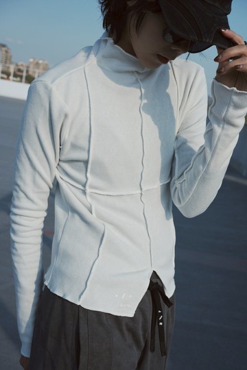 下擺小岔粗線條小版內磨毛高領上衣 - 3色 - 柔白