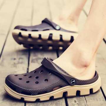 洞洞鞋男款涼鞋夏季外穿潮流2025新款防滑沙灘鞋包頭式半拖鞋男士