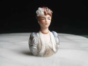 【老時光 OLD-TIME】早期二手1983年台灣製AVON出品陶瓷擺飾品