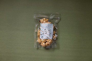 土生土長_豆豉小魚米果