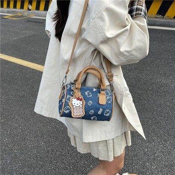 高品質精品 斜挎包HelloKitty波士頓包包高顏值手提包青年可愛枕頭包 包包 時尚 hello kitty 包包