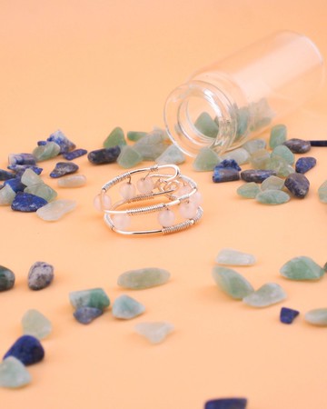 礫晶。戒指。粉