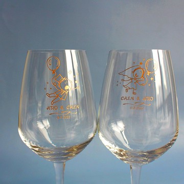 新婚禮物|訂製紅酒杯對杯Q版人像設計 文字雕刻 客製化禮物情侶
