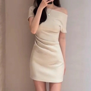出清不補  連身裙 連身長裙 辣妹套裝 短袖 性感 包臀 韓系 新品夏季辣妹修身裙子設計感收腰露肩包臀短裙不規則