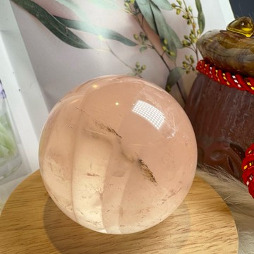 內有共生礦 天然星光 粉水晶球 22號335公克🩷芙蓉色 粉水晶 贈底座✔️天然水晶 禮品 收藏 粉水晶 A2058