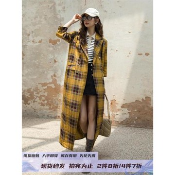 一諾時光2025翻領簡約松弛感寬松廊形復古懷舊長風衣格子大衣1275
