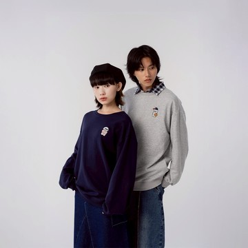 QUEENSHOP_F  聯名 長袖 Tombonia 小狗刺繡造型寬版上衣 兩色售 現+預 【01110984】