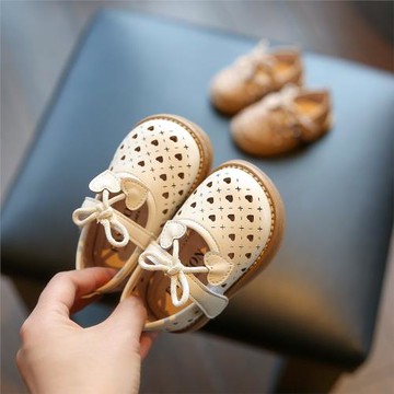 女寶寶鞋子夏季女童公主鞋軟底學步鞋涼鞋嬰兒小皮鞋鏤空女寶單鞋