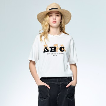 閃耀野餐熊亮片字母Tee上衣_黑色【MON'S 流行服飾】