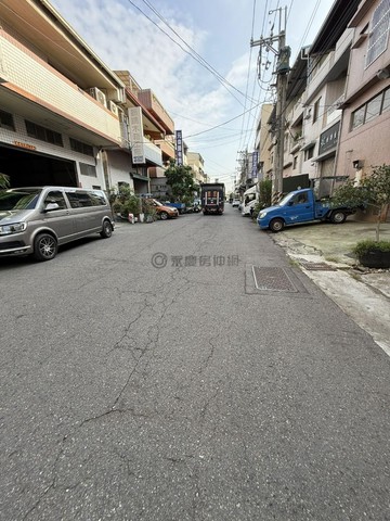 【大里工業區┃超稀有10米面寬三照合法廠房】｜台中市大里區仁化路